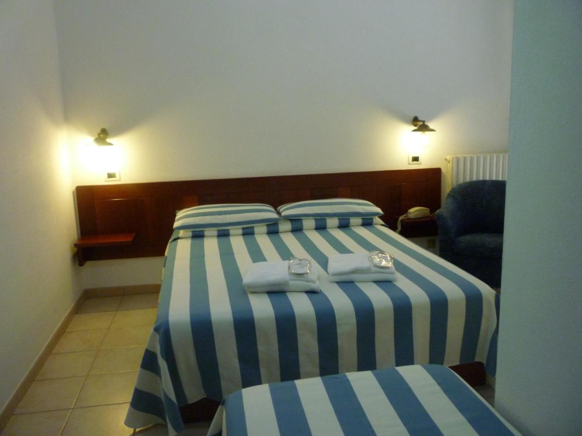 Hotel L'Ancora Santa Teresa Gallura Exteriér fotografie