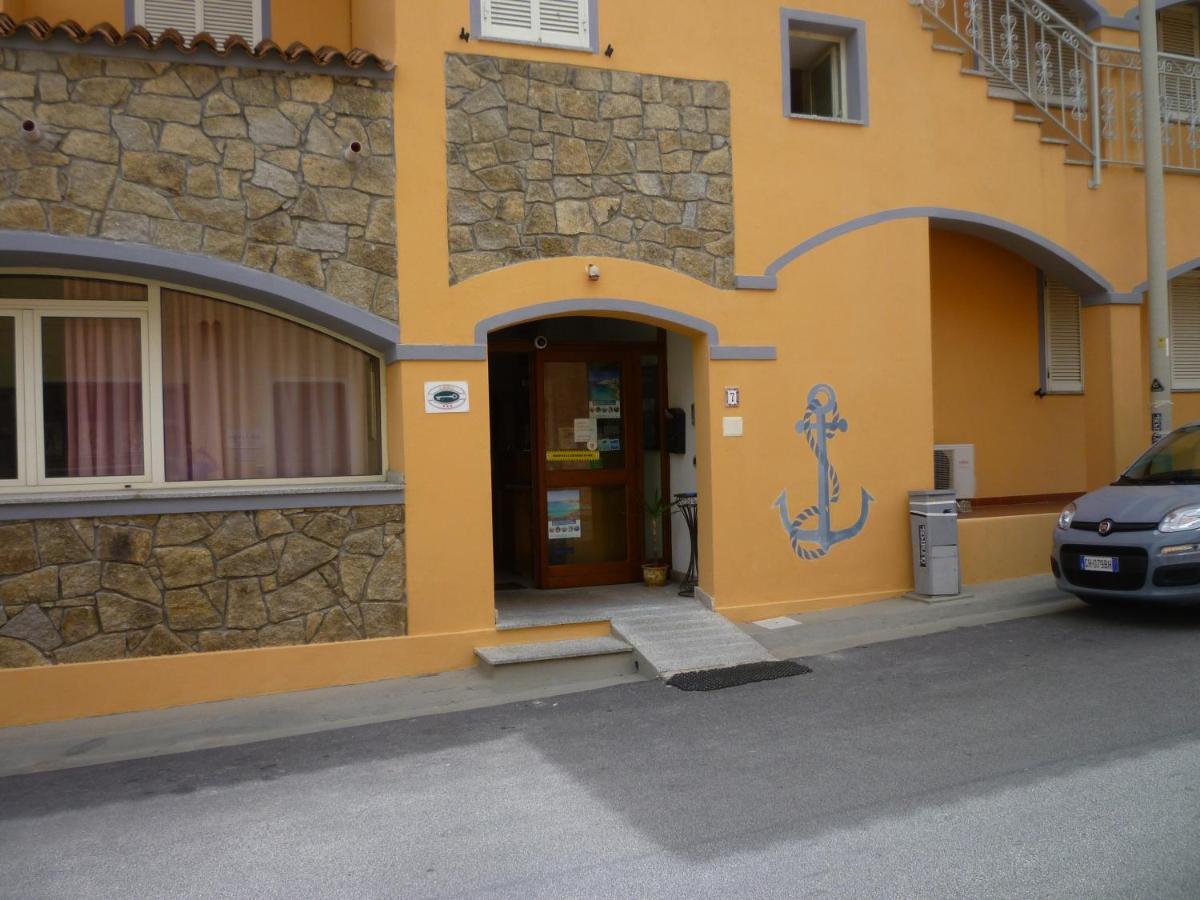 Hotel L'Ancora Santa Teresa Gallura Exteriér fotografie