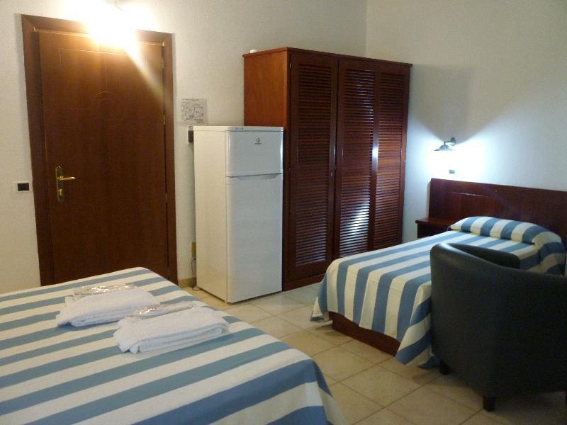Hotel L'Ancora Santa Teresa Gallura Exteriér fotografie